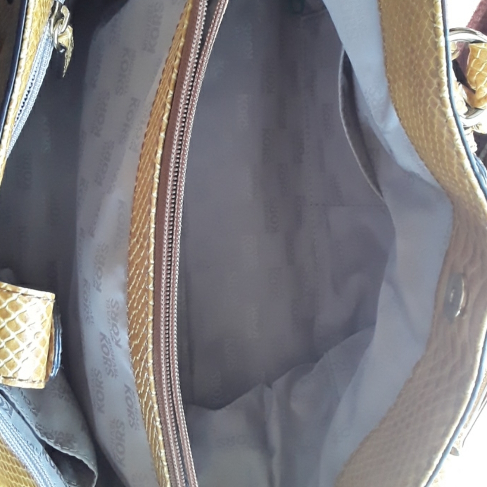Handbag - Picture 7 of 7
